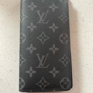 Brand new never used large LV wallet